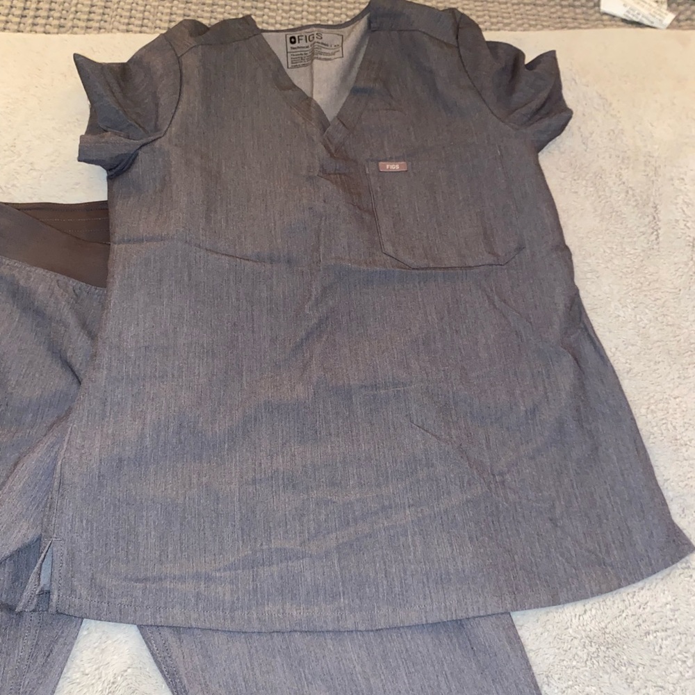 Graphite Catarina XS top Livingston SMALL bottoms